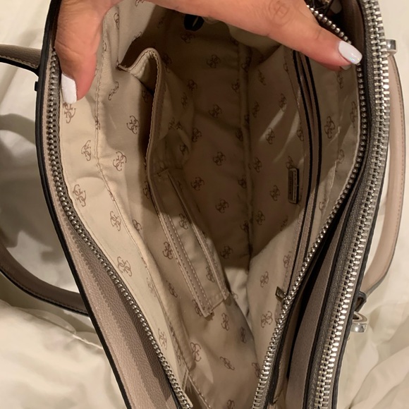 Women’s Hand Bag - Picture 3 of 4